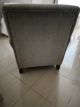 Butaca de dormitorio gris ideal para dormitorio