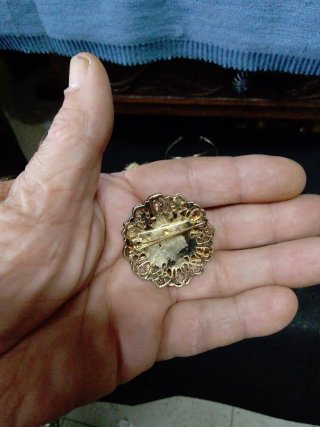 Lote bisutería antigua dorada y multicolor