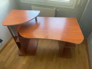 Mesa escritorio multimedia con bandeja