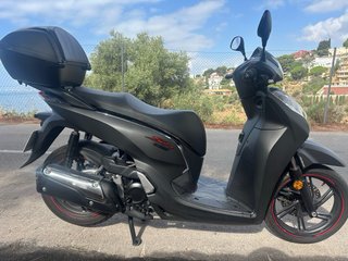 Honda SH300i Sport