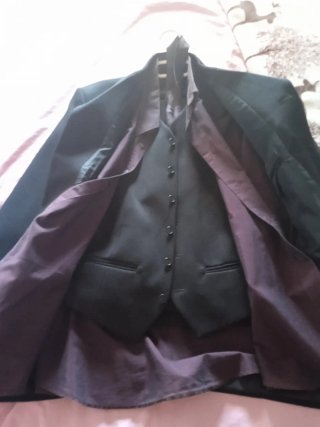 Traje negro para bodas y bautizos