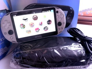 PS Vita Slim Blanca cómo Nuevo.
