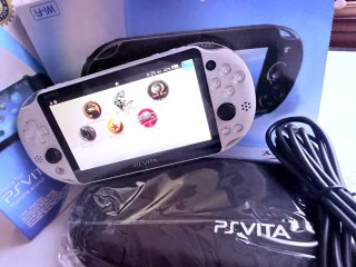 PS Vita Slim Blanca cómo Nuevo.