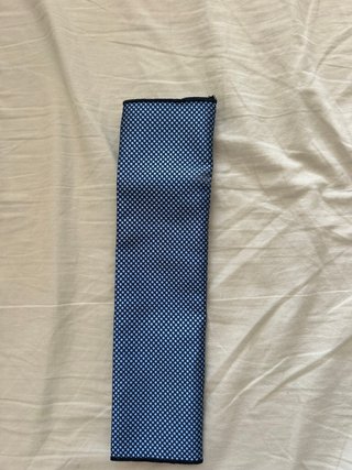Corbata azul con pañuelo a juego