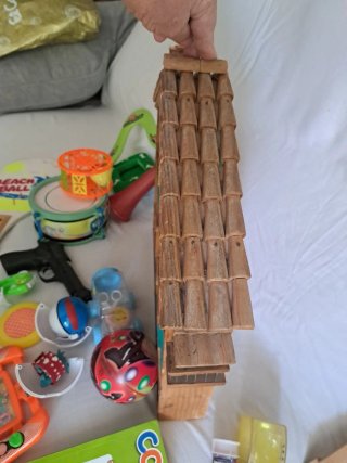 REGALO Lote juguetes pizarra y casa madera