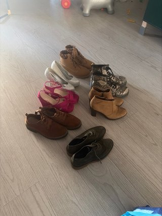 Botas y tacones de mujer