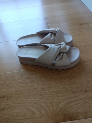 Sandalias Stradivarius Beige
