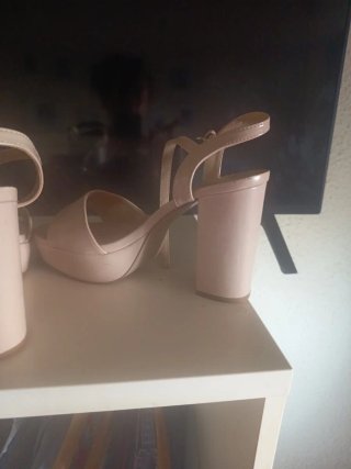 Zapatos de tacón beige