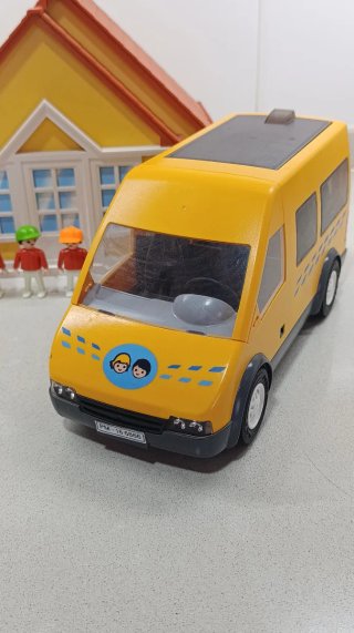Playmobil Autobús escolar y escuela
