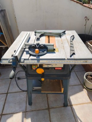 Sierra de mesa Ryobi ETS1526