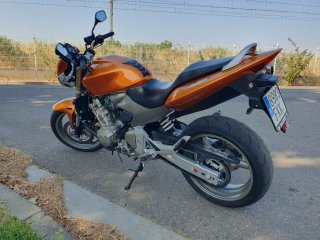 Honda Hornet 600 Naranja en un estado increible