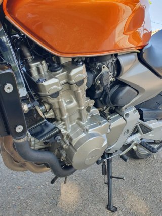 Honda Hornet 600 Naranja en un estado increible