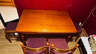 Mesa de comedor de madera