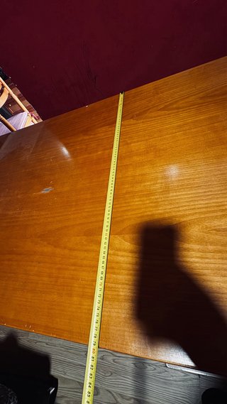 Mesa de comedor de madera