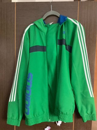 Chándal Adidas verde con capucha