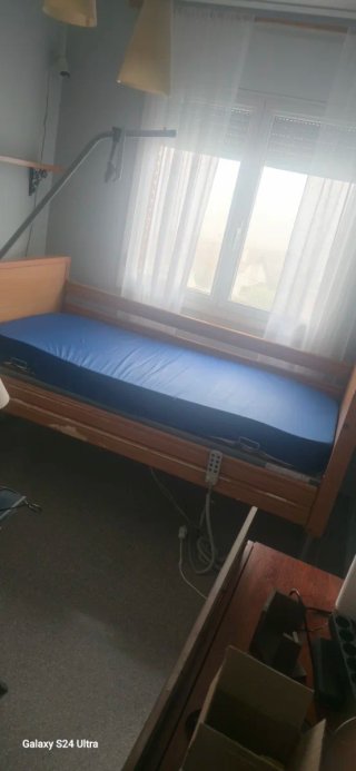 Cama articulada con trapecio