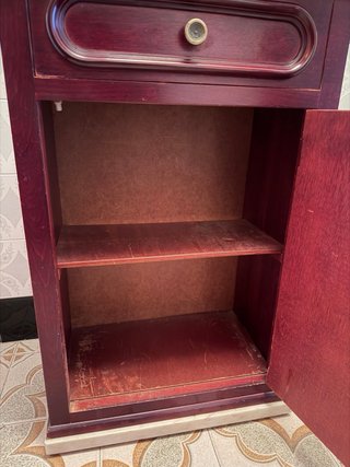 Recibidor de madera con tapa de mármol