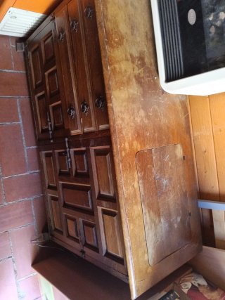 Armario antiguo de madera
