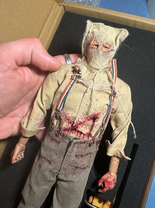 Figura Resident Evil 4 Ganado Chainsaw 1/6