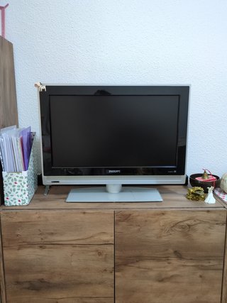 Televisor Philips 26 Plata y Negro
