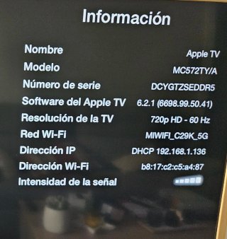 Apple TV A1378 con mando y accesorios