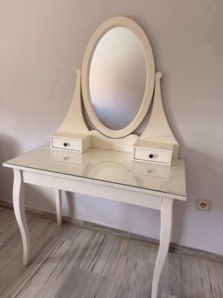 Tocador Ikea Hemnes con espejo y cajones