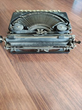 Máquina de escribir antigua Remington