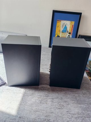 Altavoces Bowers & Wilkins 607 Negros