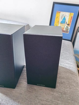 Altavoces Bowers & Wilkins 607 Negros
