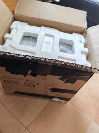 Altavoces Bowers & Wilkins 607 Negros