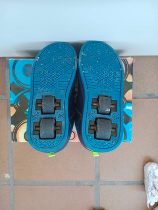 Zapatillas Heelys con ruedas azul y verde talla 32
