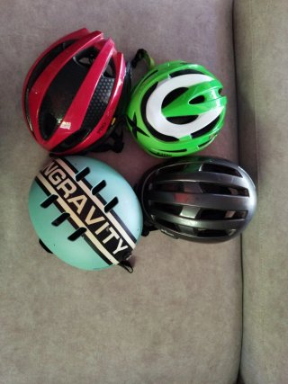 Lote 4 Cascos Ciclismo