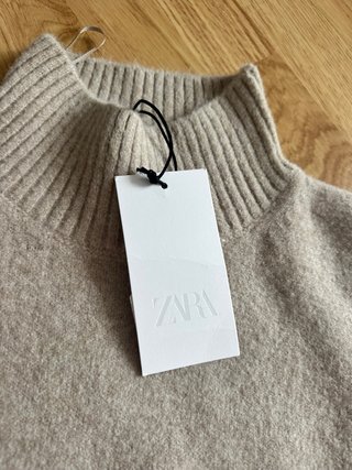 Jersey Zara punto cuello alto beige talla única