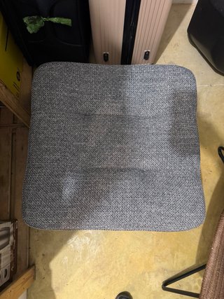 Reposapiés IKEA HAVBERG gris giratorio