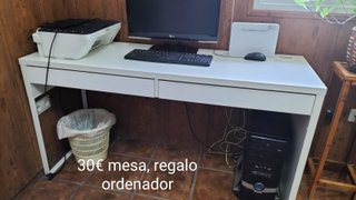 Scrivania con 2 cassetti
