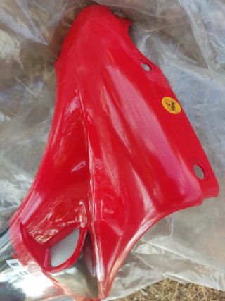 Tapa lateral Derbi GPR 50R nueva original