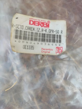Tapa lateral Derbi GPR 50R nueva original