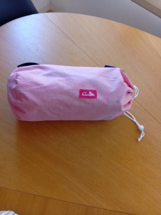 Cuna de viaje rosa para muñecas