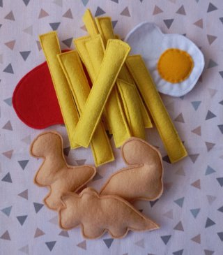 Set de nuggets y patatas de fieltro