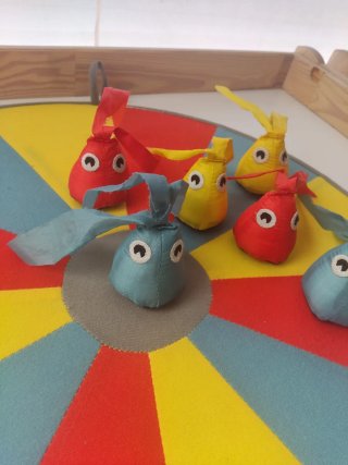 Diana infantil de velcro con muñecos