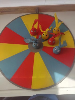 Diana infantil de velcro con muñecos