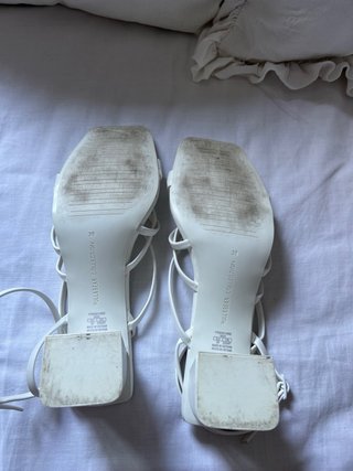 Sandalias blancas tacón tiras finas