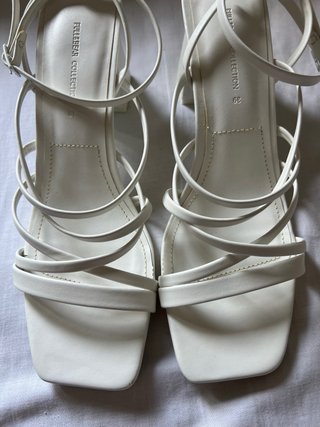 Sandalias blancas tacón tiras finas