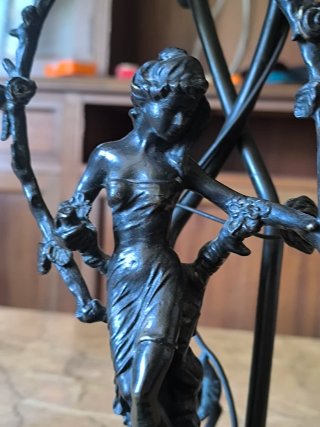 Lámpara de mesa estilo Art Nouveau