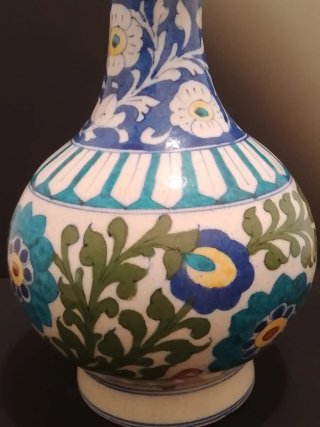 Jarrón de cerámica estilo indio