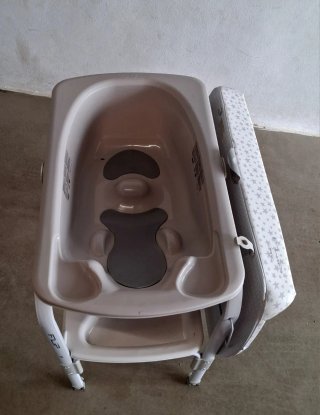 Bañera y cambiador para bebé