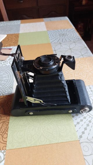 Cámara Kodak 2A Folding Autographic Brownie