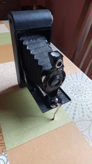 Cámara Kodak 2A Folding Autographic Brownie