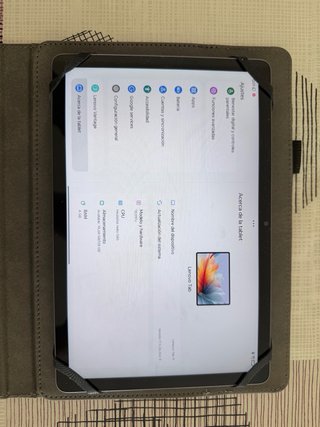 Tablet lenovo con funda