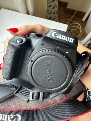 Cámara Canon EOS 4000D + Accesorios